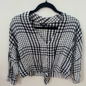 Express Gingham Plaid Tie Front Cropped Button Down Black White V-neck Boho
